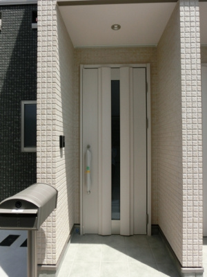 【玄関】 | ビアンコネロ