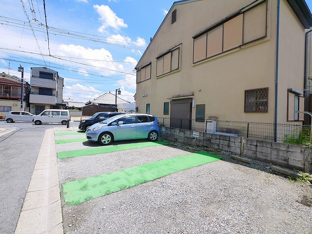 ウエストリバーの駐車場|駐車場スペース