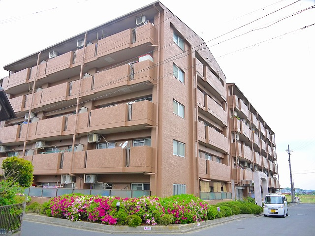 シャルマンフジ奈良小泉の外観