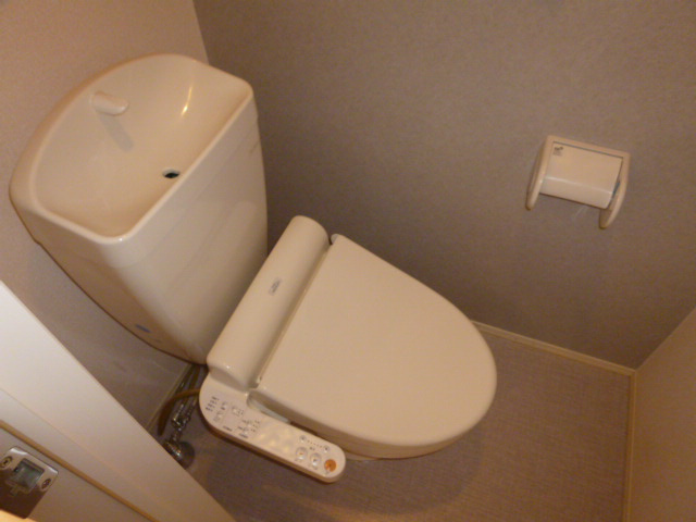 サリネージュ山手Gのトイレ|温水洗浄便座