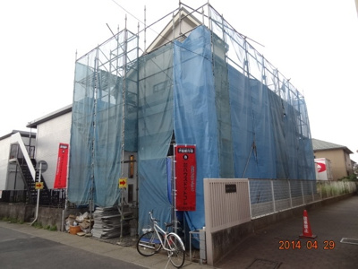 【外観】 | 川口市芝西1丁目新築分譲住宅全1棟 | 容易に車庫入れ出来る広々前面道路！