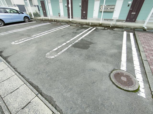 ジュネスの駐車場