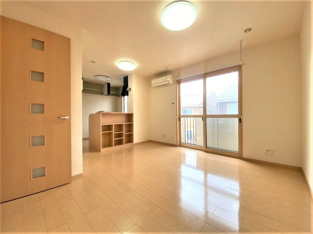 リビングタウン八日市場Cの居間・リビング