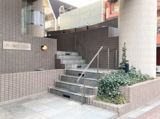 【エントランス】 | 【コロネード春日】