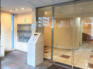 【エントランス】 | 【コロネード春日】