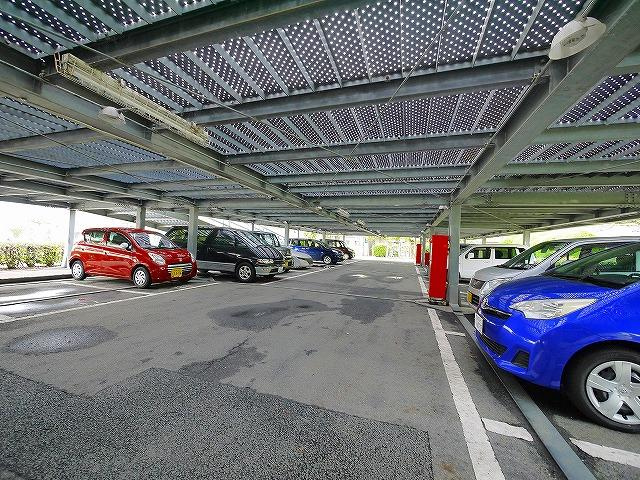 公団西大寺住宅の駐車場|駐車場があるので、車を買う予定の方も安心です