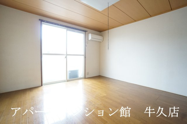 ライトハウスIの居間・リビング