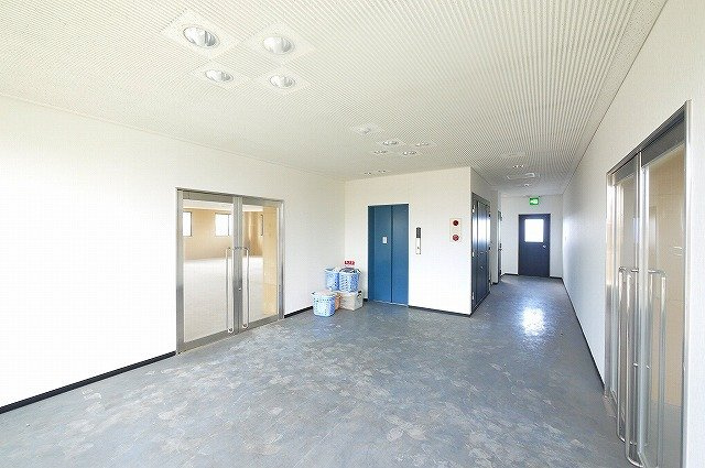 エミエール木津南のエントランス