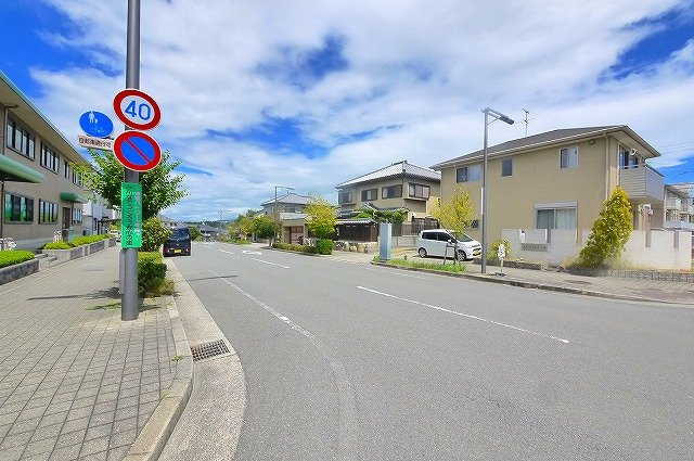 エミエール木津南の周辺