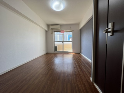 【洋室】 | ドゥエリング天満