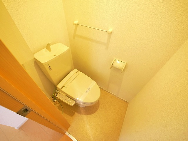 レジデンス　ピュアのトイレ|ゆったりとした空間のトイレです
