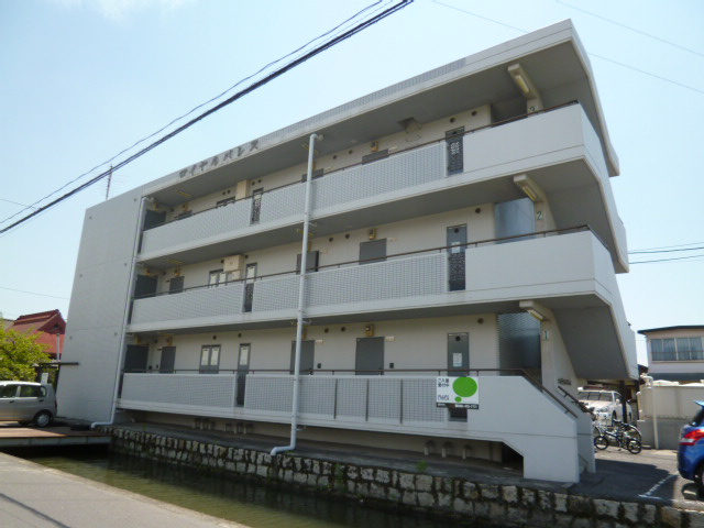 倉敷市西田の賃貸マンションの外観