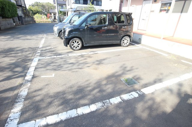 ムカイハラハイツAの駐車場