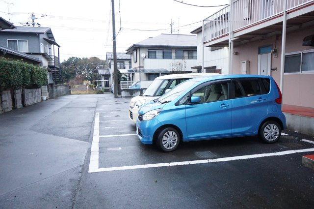 ムカイハラハイツAの駐車場