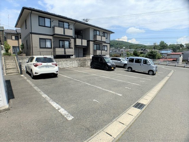 サンフレッシュＳ.Ｉ の駐車場