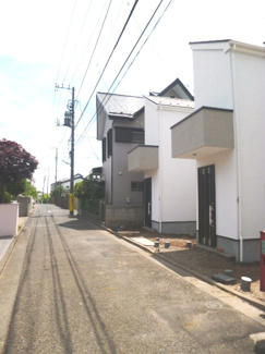 【前面道路含む現地写真】 | 世田谷区上祖師谷4丁目新築一戸建て4580万円前面道路