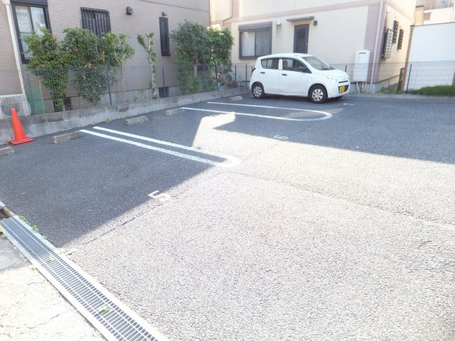 グランドソレーユの駐車場