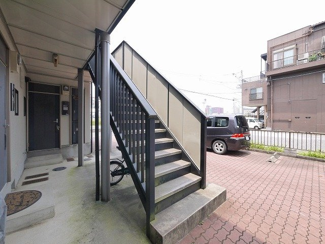 リバーサイド岡本のその他共用部分|共用部分の階段です