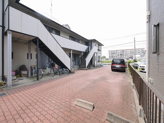 リバーサイド岡本の駐車場|駐車場です