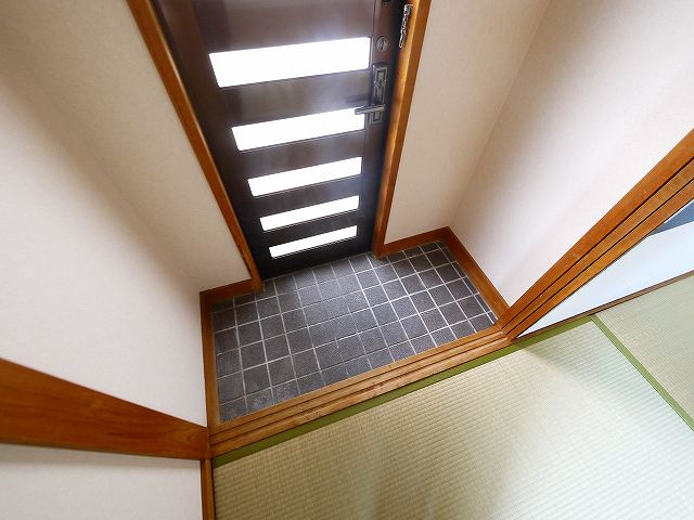 リバーサイド100の玄関|毎日通る玄関はこちらです