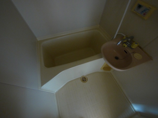 リバーサイド100の浴室|お風呂です