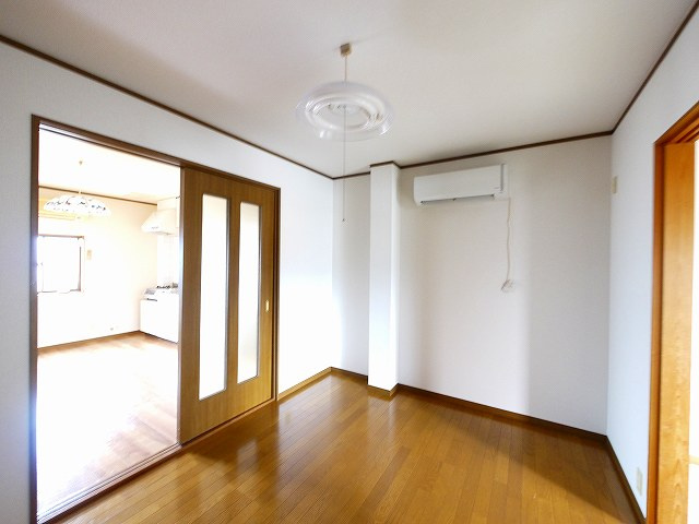 リバーサイド100の洋室|使い勝手のいい洋室です