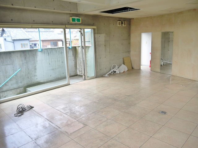 川原城テナントの内装