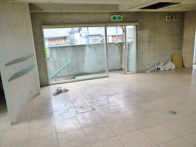 川原城テナントの内装