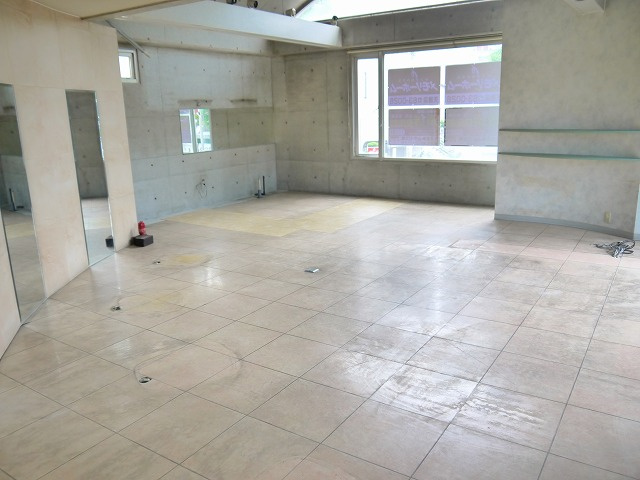 川原城テナントの内装