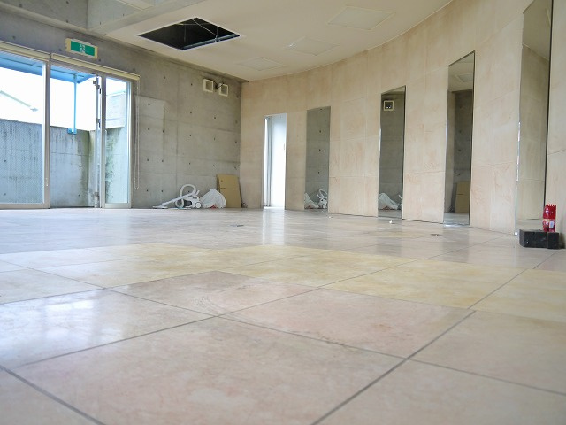 川原城テナントの内装