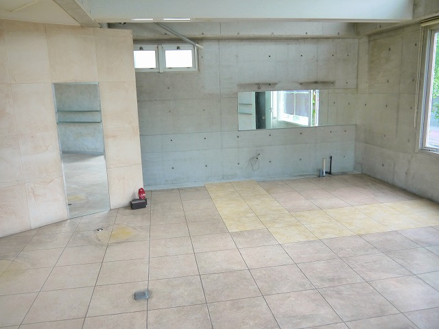 川原城テナントの内装