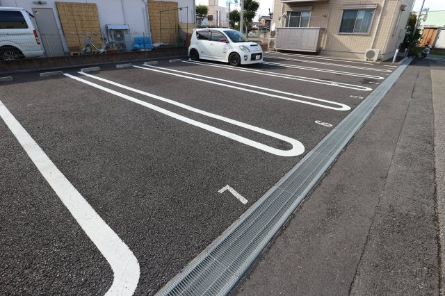 ステラの駐車場