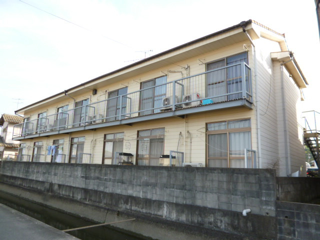 倉敷市二日市のアパートの外観