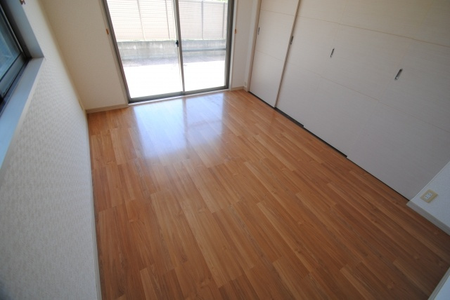 レジデンス・グリンダの洋室|内装イメージ：同物件別室