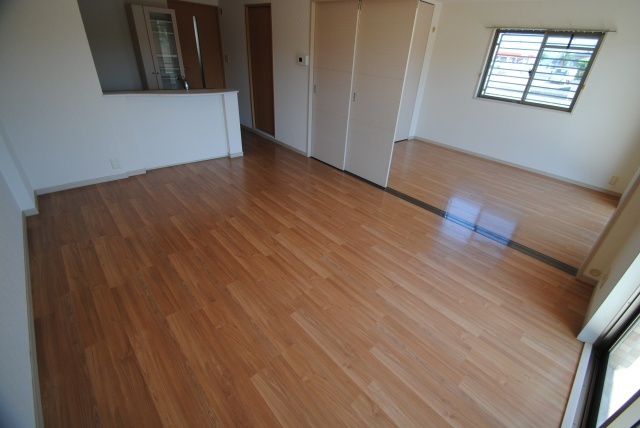 レジデンス・グリンダの居間・リビング|内装イメージ：同物件別室