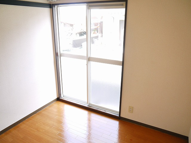 阪和阪手ドミールＡの洋室|コンパクトで使いやすい洋室です