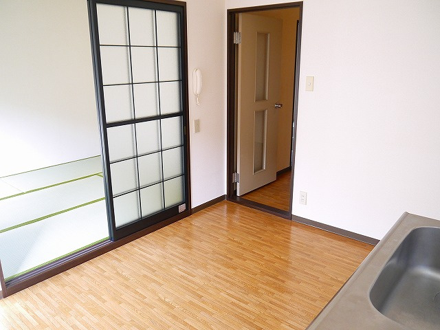 阪和阪手ドミールＡの居間・リビング|おしゃれなリビングです