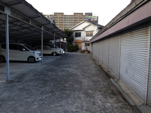 尼崎市上坂部３丁目の駐車場の外観
