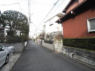 【前面道路含む現地写真】 | 世田谷区玉川田園調布2丁目中古二世帯住宅9800万円前面道路2