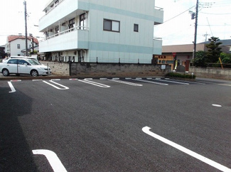 【駐車場】