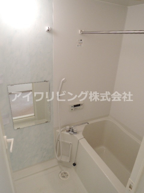 リトルグローブの浴室|浴室乾燥機付き【リトルグローブ】