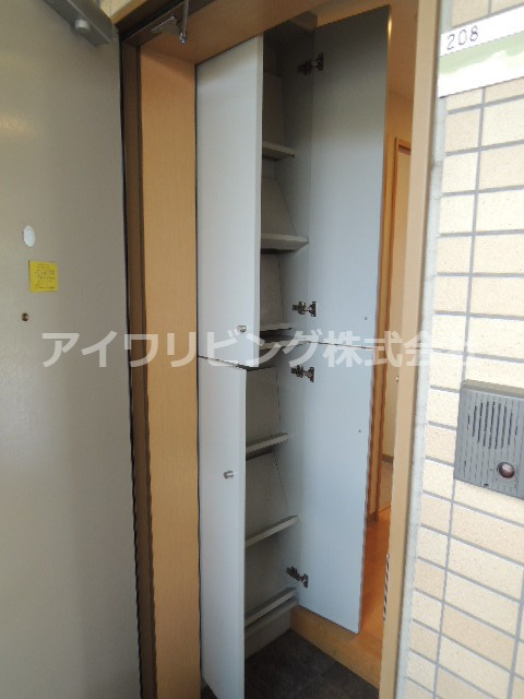 リトルグローブの設備|シューズボックス完備【リトルグローブ】