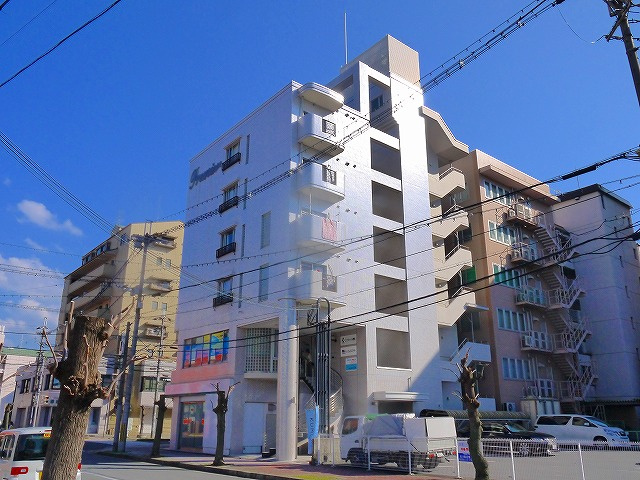 プルミエール新大宮の外観