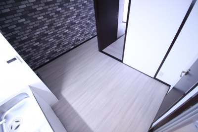 【居間・リビング】 | ラルーチェ光南Ⅰ | ★お洒落な壁のリビング★