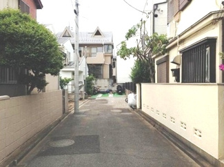 【前面道路含む現地写真】 | 世田谷区上祖師谷5丁目売地4280万円前面道路