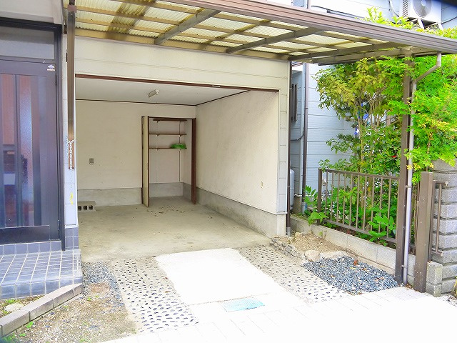 美濃庄町一戸建（１４５）の駐車場