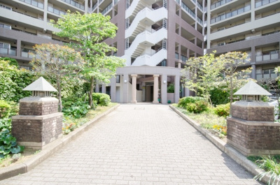 【外観】 | プロムナード仲町台 | 総戸数419戸の大規模マンションです。