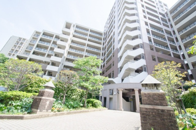 【外観】 | プロムナード仲町台 | 敷地が大きいのでゆったりしています。