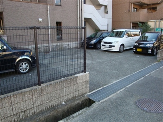 【駐車場】
