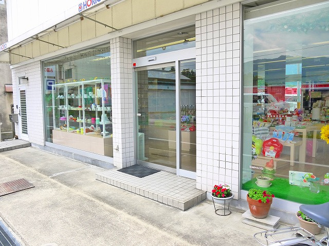 堀尾店舗のエントランス